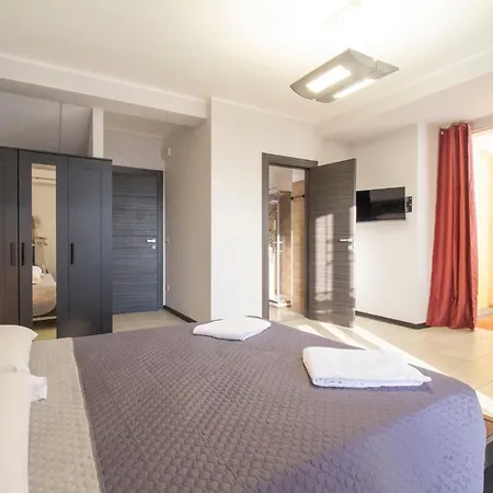Apart Otel Royal Playa And -private Parking- Self Chek Out
